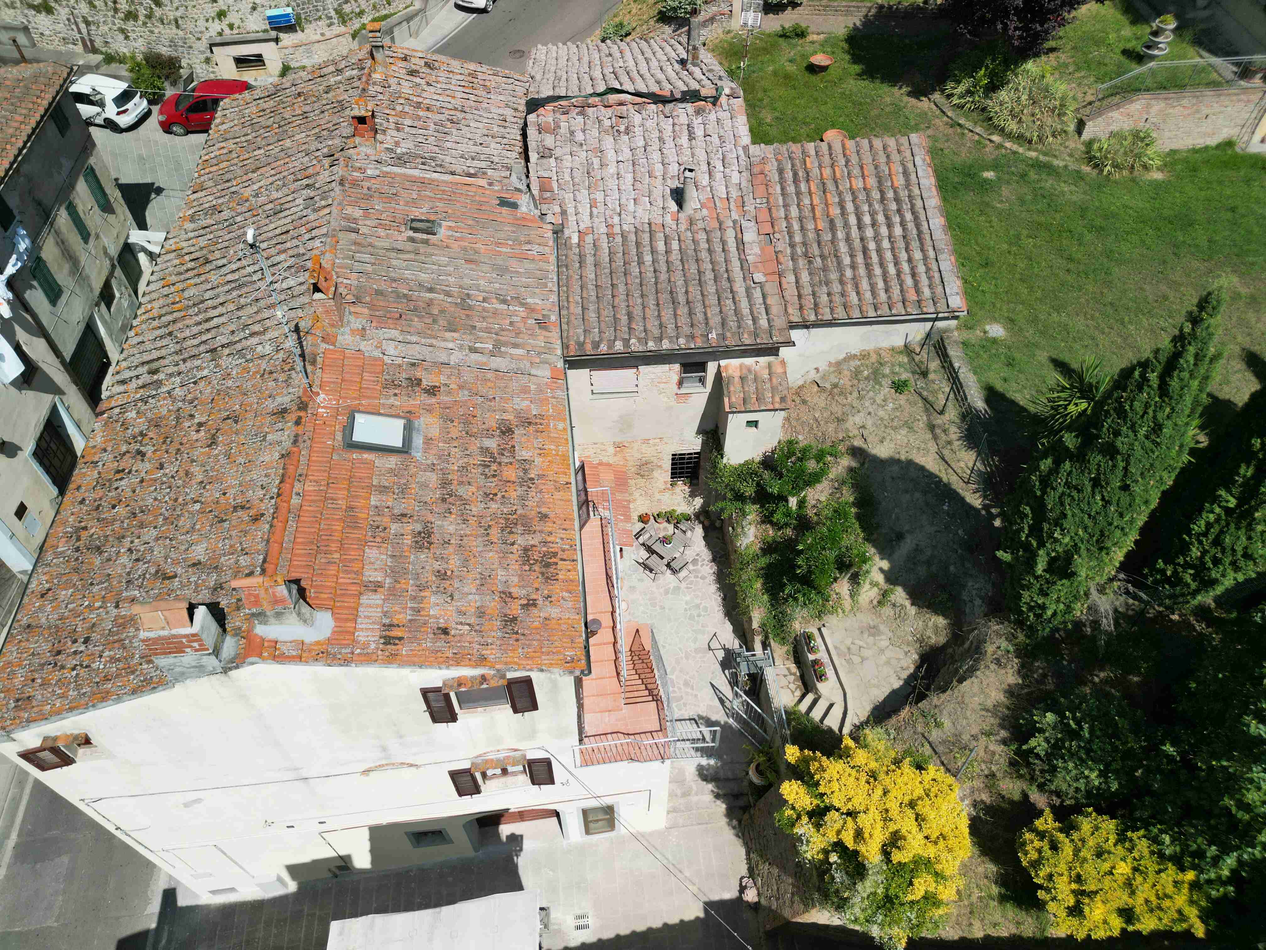 Vista dall'alto di Casa in Borgo realizzata con Drone