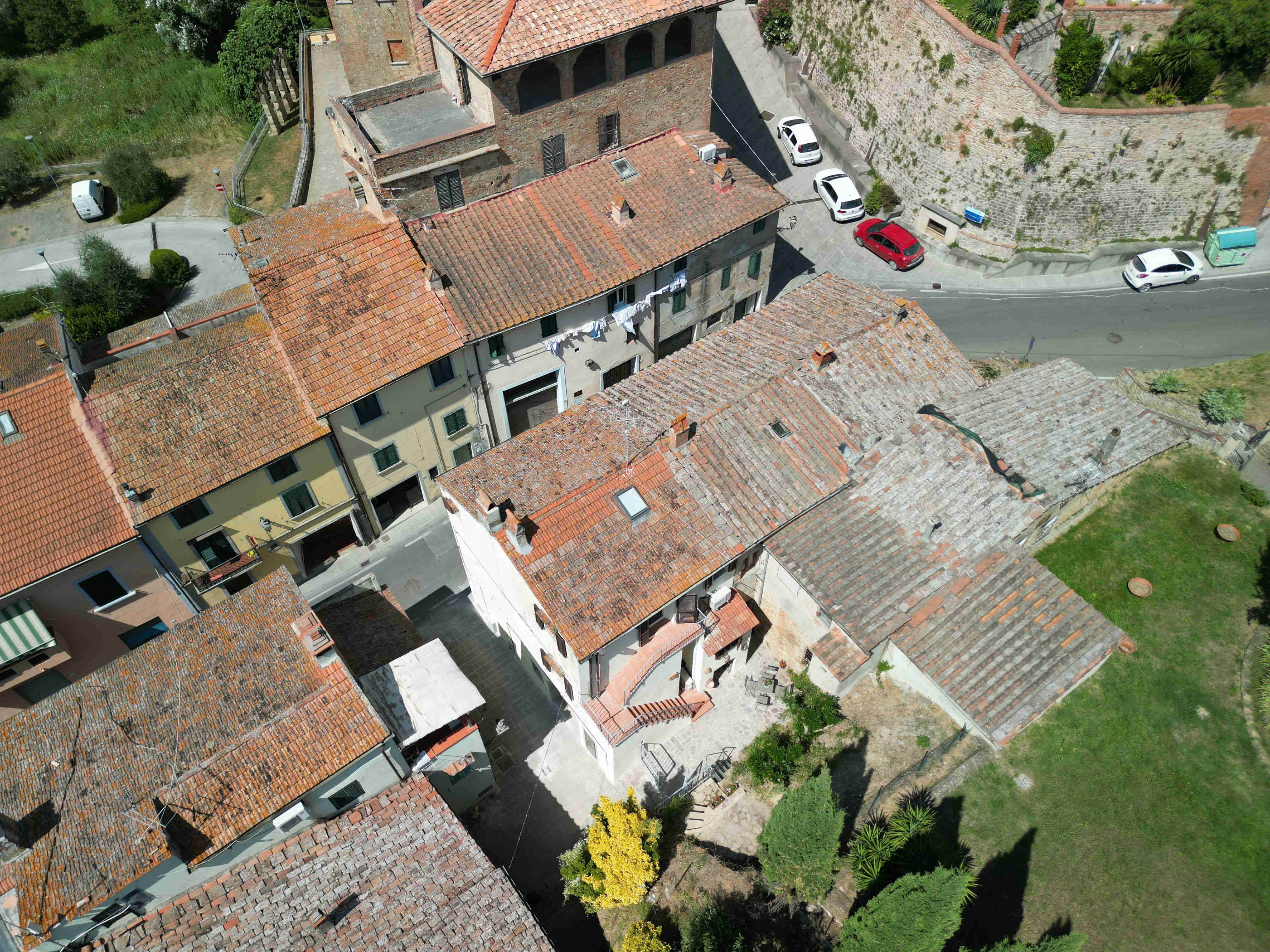 Vista dall'alto di Casa in Borgo realizzata con Drone