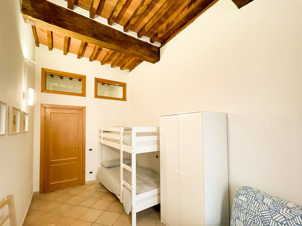 camera con letto a castello e divanoletto casa da vinci