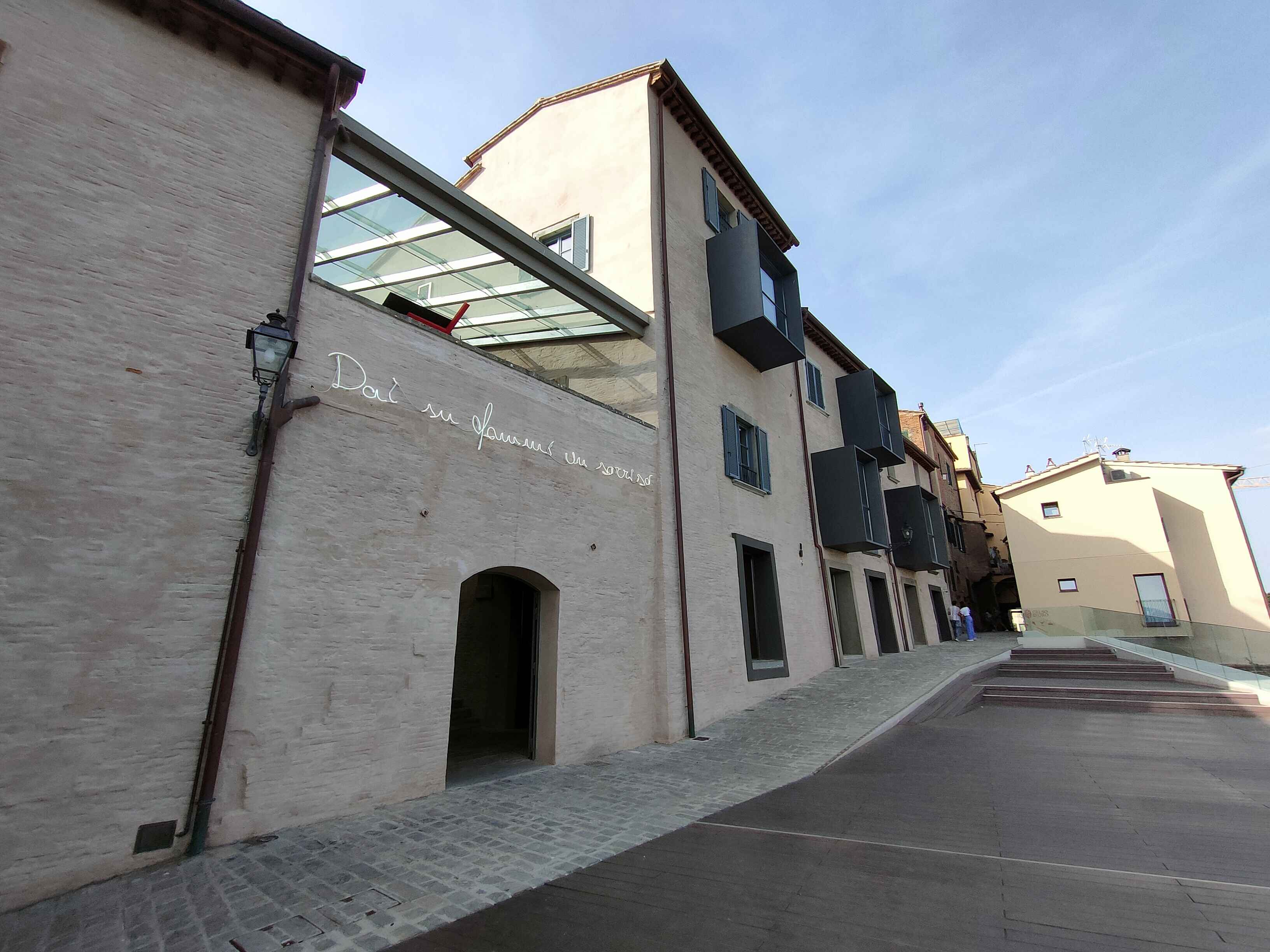 Fotografia palazzo senza tempo e terrazza Peccioli 