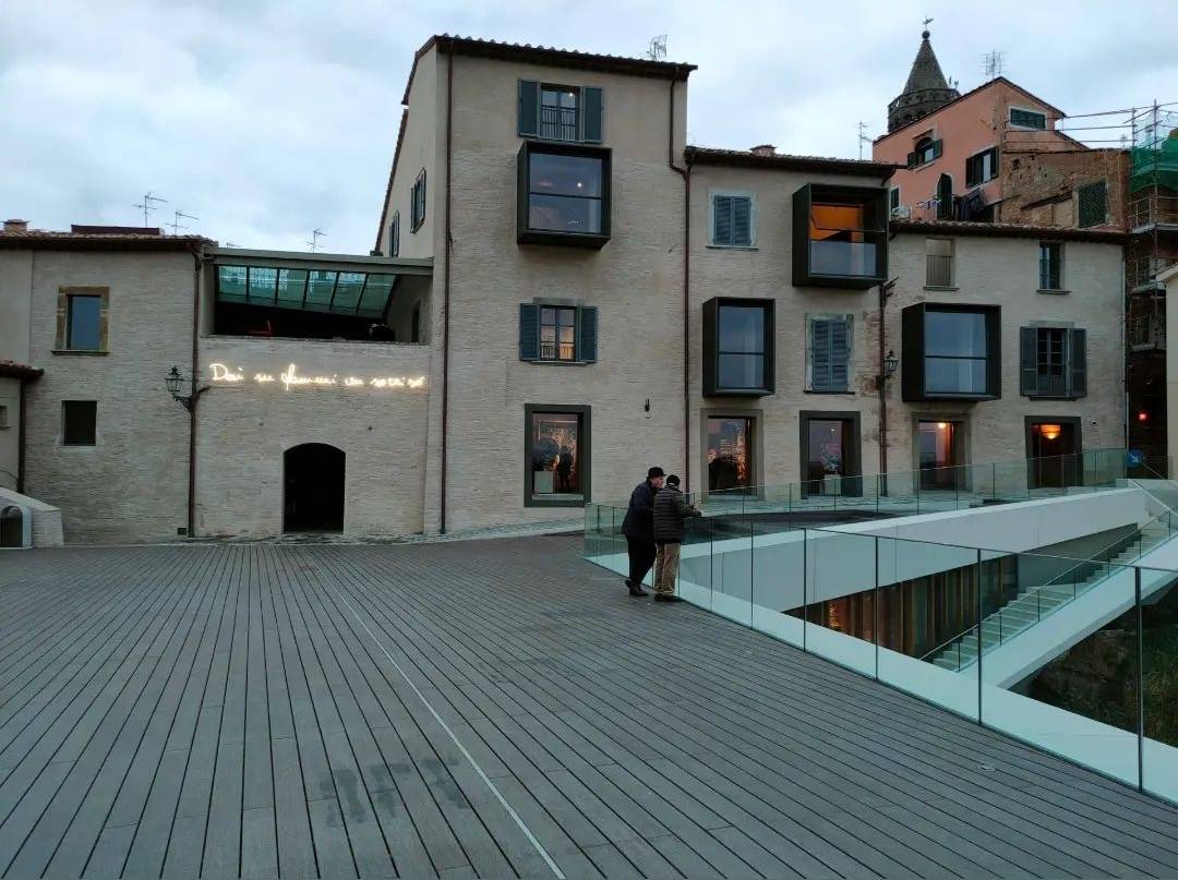 Photographie palazzo senza tempo et terrazza Peccioli3