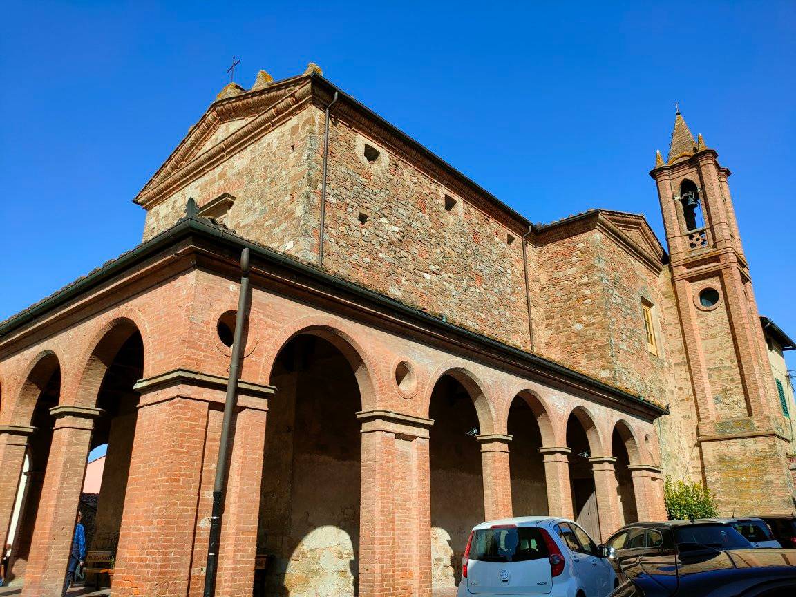 The side facade of the Chiesa della Madonna del Carmine