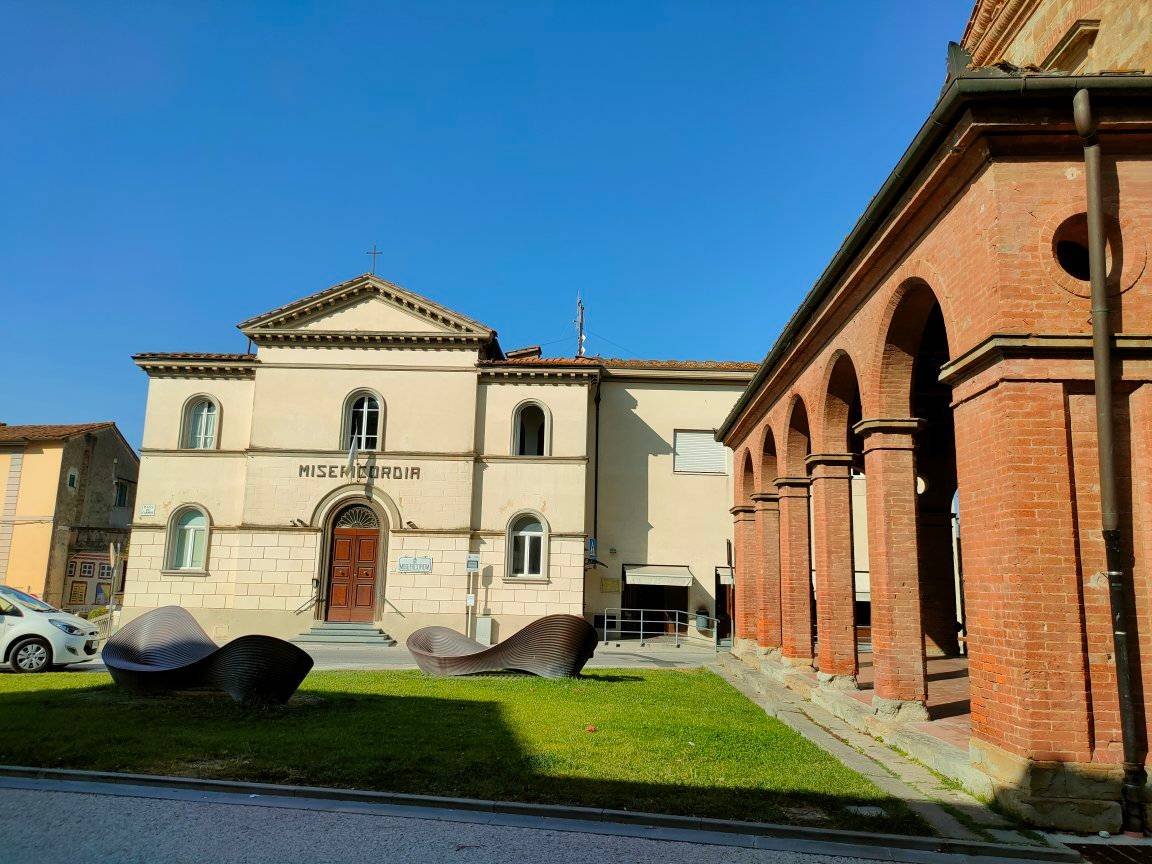 Vista laterale della Chiesa della Madonna del Carmine